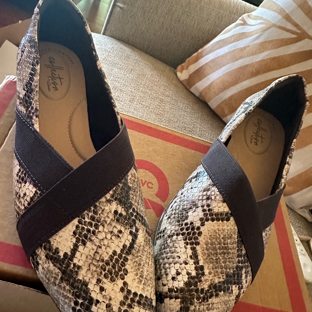 CLARK’s Collection Leather Slip On Loafers Size 9W. Animal Print NEW. MSRP $78 - Picture 14 of 16